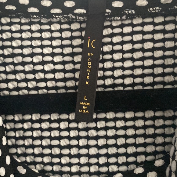 Black and White Patterned Tunic-Size L - Picture 4 of 12